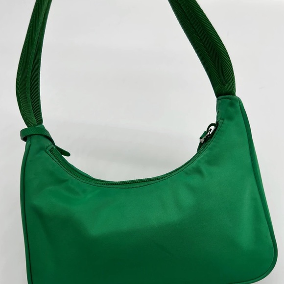 Prada Mini Re-edition 2000 - Picture 3 of 7